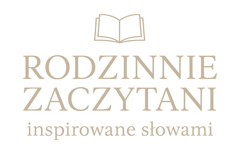 Logo w kolorze beżowym przedstawiające konturowy symbol otwartej książki u góry. Poniżej znajdują się napisy: „RODZINNIE” w górnym rzędzie, „ZACZYTANI” w środkowym oraz mniejszym drukiem „inspirowane słowami” na samym dole.